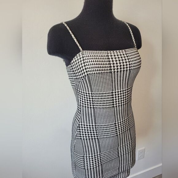 Fashion Nova Bills To Pay Houndstooth Bodycon Mini Dress Baddie Clubwear XS - Picture 4 of 11
